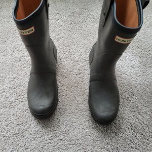 Hunter boots Mens 8 or women's 9